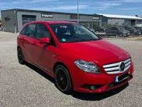 Gebraucht Mercedes B180 109 PS (80 kW) 2013 Rot Kleinwagen