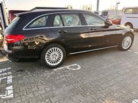 Gebraucht Mercedes C180 Exclusive 156 PS (114 kW) 2016 Schwarz Kombi