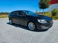 Gebraucht Volvo V60 Business Edition 136 PS (100 kW) 2015 Schwarz Kombi