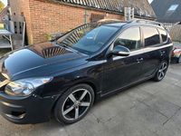 Gebraucht Hyundai i30 115 PS (84 kW) 2011 Schwarz Kombi