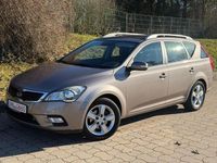 Gebraucht Kia Ceed Sportswagon 125 PS (91 kW) 2011 Beige Kombi