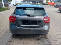 Gebraucht Mercedes A180 Style 122 PS (89 kW) 2013 Grau Limousine
