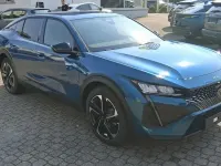 Neu Peugeot 408 Allure 136 PS (100 kW) 2026 Obsession blau SUV