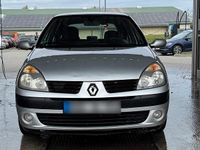 Gebraucht Renault Clio II 74 PS (54 kW) 2005 Silber Kleinwagen