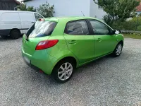 Gebraucht Mazda 2 75 PS (55 kW) 2011 Grün Kleinwagen