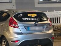 Gebraucht Ford Fiesta 65 PS (47 kW) 2010 Silber Kleinwagen