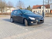 Gebraucht Hyundai i30 90 PS (66 kW) 2011 Schwarz Limousine