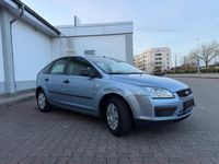 Gebraucht Ford Focus Ambiente 101 PS (74 kW) 2005 Andere farben Limousine