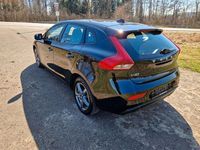 Gebraucht Volvo V40 Kinetic 120 PS (88 kW) 2015 Schwarz Limousine