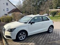 Gebraucht Audi A1 Attraction 86 PS (63 kW) 2011 Beige Kleinwagen