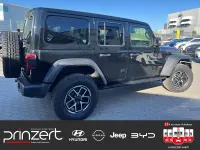Neu Jeep Wrangler Sahara 272 PS (200 kW) 2025 Volcano black SUV