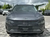 Gebraucht Hyundai Kona Trend 100 kW (136 PS) 2022 Dark knight / phantom black ro SUV