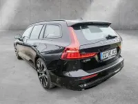 Gebraucht Volvo V60 Plus 197 PS (144 kW) 2025 Schwarz Kombi