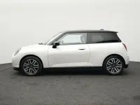 Używany Mini Cooper Classic 135 kW (184 KM) 2024 Biały Hatchback