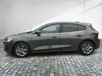 Usado Ford Focus Titanium 125 CV (91 kW) 2024 Gris Berlina