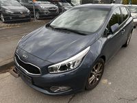 Gebraucht Kia Ceed Spirit 128 PS (94 kW) 2015 Blau Kleinwagen