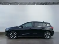 Neu Ford Focus Titanium 155 PS (114 kW) 2025 Agate black Limousine