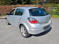 Gebraucht Opel Astra 140 PS (102 kW) 2007 Silber Limousine
