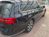 Gebraucht VW Passat Highline 220 PS (161 kW) 2018 Schwarz Kombi