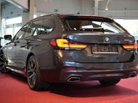 Gebraucht BMW 520 M Sport 190 PS (139 kW) 2023 Grau Kombi