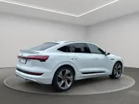 Gebraucht Audi e-tron Sportback S-Line 300 kW (408 PS) 2022 Gletscherweiß metallic SUV