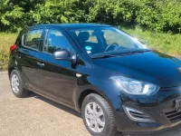 Gebraucht Hyundai i20 Edition 75 PS (55 kW) 2014 Schwarz Kleinwagen