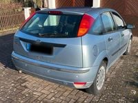 Gebraucht Ford Focus 101 PS (74 kW) 2004 Blau Kleinwagen