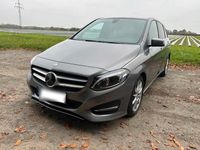 Gebraucht Mercedes B220 AMG line 177 PS (130 kW) 2015 Grau Van / Kleinbus