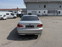 Gebraucht BMW 750 367 PS (269 kW) 2006 Silber Limousine