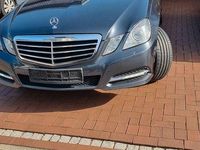 Gebraucht Mercedes E220 170 PS (125 kW) 2012 Grau Kombi