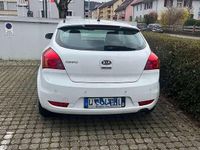Gebraucht Kia Ceed Vision 125 PS (91 kW) 2012 Weiß Kleinwagen