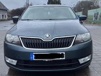 Gebraucht Skoda Rapid Active 105 PS (77 kW) 2014 Grau Kleinwagen