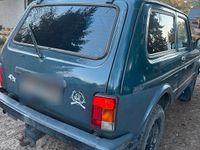 Gebraucht Lada niva 82 PS (60 kW) 2010 Grün SUV