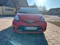 Gebraucht Toyota Aygo 68 PS (50 kW) 2012 Rot Kleinwagen