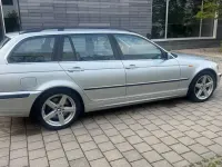 Gebraucht BMW 330 184 PS (135 kW) 2001 Titansilber Kombi