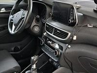 Gebraucht Hyundai Tucson 132 PS (97 kW) 2019 Rot SUV