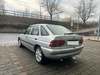Gebraucht Ford Escort 95 PS (69 kW) 1998 Silber Limousine