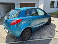 Gebraucht Mazda 2 75 PS (55 kW) 2012 Blau Kleinwagen