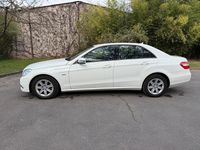 Gebraucht Mercedes E200 Avantgarde 136 PS (100 kW) 2011 Weiß Limousine