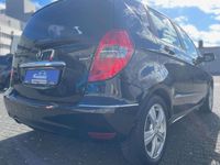 Gebraucht Mercedes A160 95 PS (69 kW) 2010 Kosmosschwarz  metalliclack Kleinwagen