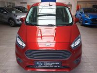 Gebraucht Ford Tourneo Trend 100 PS (73 kW) 2018 Rot Kombi