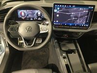 Gebraucht VW Passat R-line 193 PS (141 kW) 2025 Oyster silver grenadillschwarz Kombi