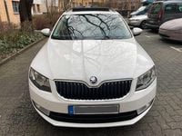 Usado Skoda Octavia Ambition 150 HP (110 kW) 2016 Branco Carrinha
