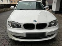 Gebraucht BMW 116 122 PS (89 kW) 2010 Weiß Kleinwagen