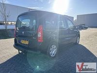 Gebraucht Peugeot Partner Tepee 109 PS (80 kW) 2008 Schwarz Van / Kleinbus