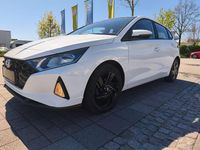 Gebraucht Hyundai i20 Select 101 PS (74 kW) 2021 Weiß Kleinwagen