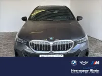 Gebraucht BMW 520 M Sport 197 PS (144 kW) 2025 Sophistograu met. Kombi