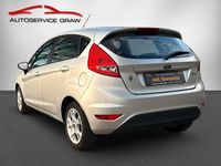 Gebraucht Ford Fiesta 60 PS (44 kW) 2010 Silber Kleinwagen