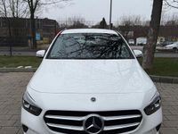 Gebraucht Mercedes B200 163 PS (119 kW) 2020 Weiß Van / Kleinbus
