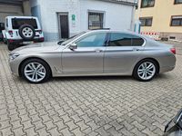 Gebraucht BMW 730 265 PS (194 kW) 2016 Kaschmirsilber metallic Limousine